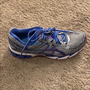 ASICS Gel GT-1000 Running Shoe (Right foot)